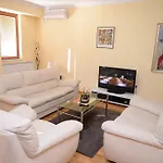 Exclusive Szkopje