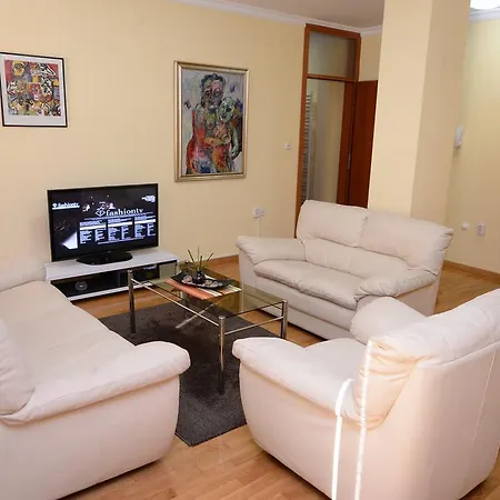 Exclusive Apartment *