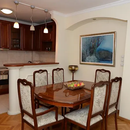Exclusive Apartment *